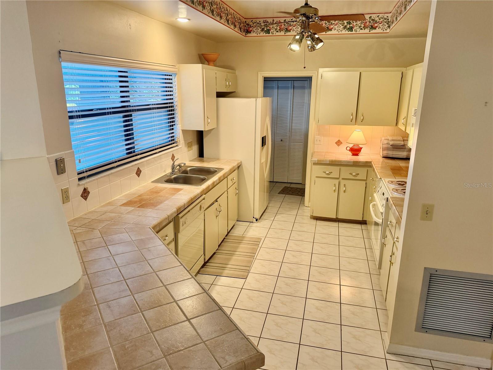 SOUTHERN OAKS - Residential