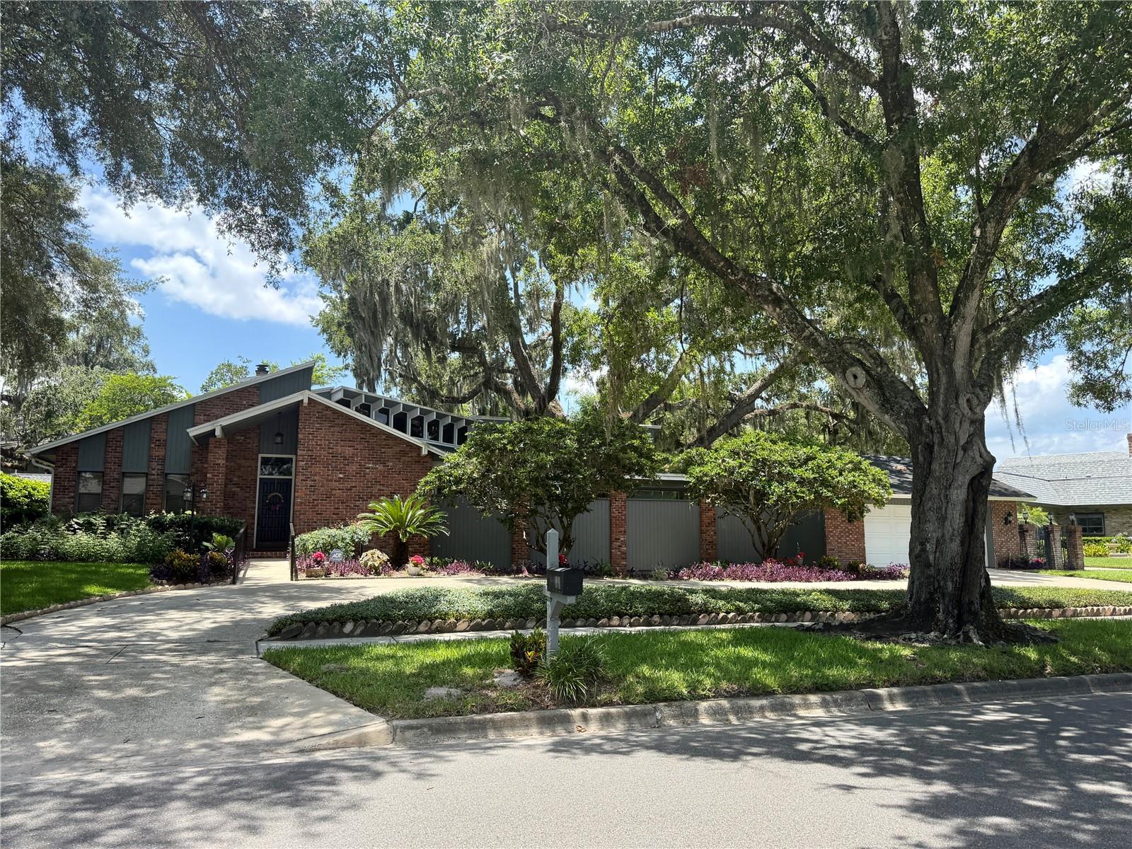SOUTHERN OAKS - Residential