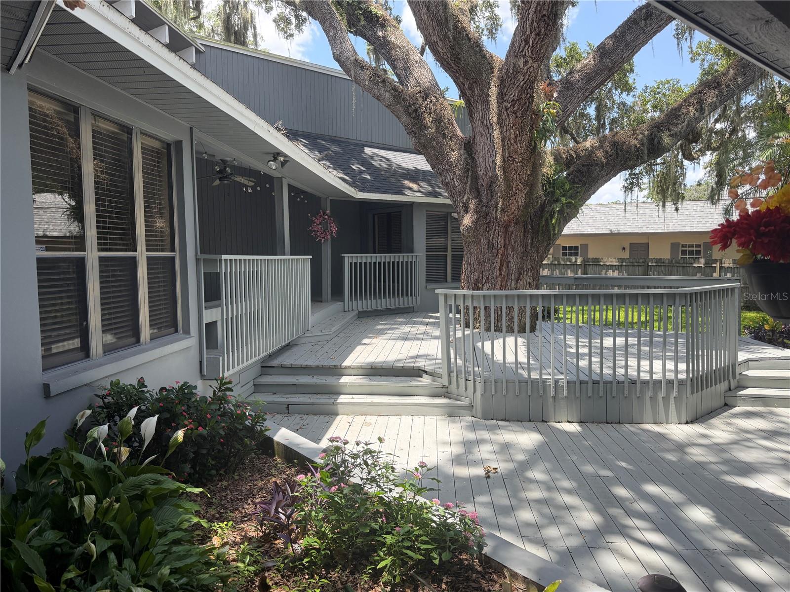 SOUTHERN OAKS - Residential