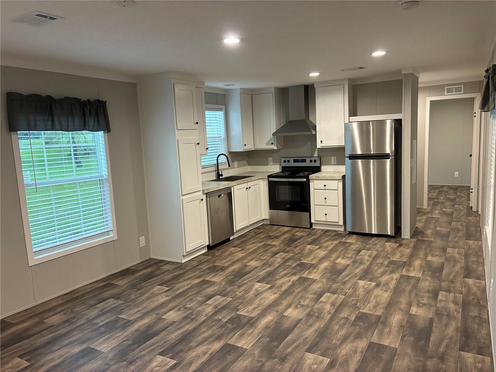 TWIN FOUNTAINS INC A CONDO MHP - Residential