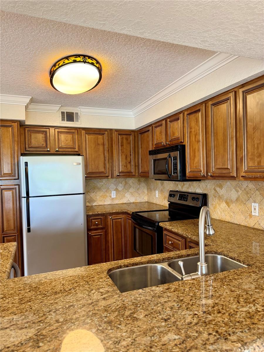 AUDUBON VLS/HUNTERS CRK CONDO - Residential