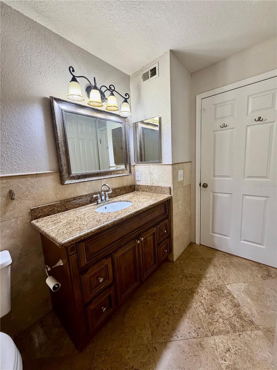 AUDUBON VLS/HUNTERS CRK CONDO - Residential