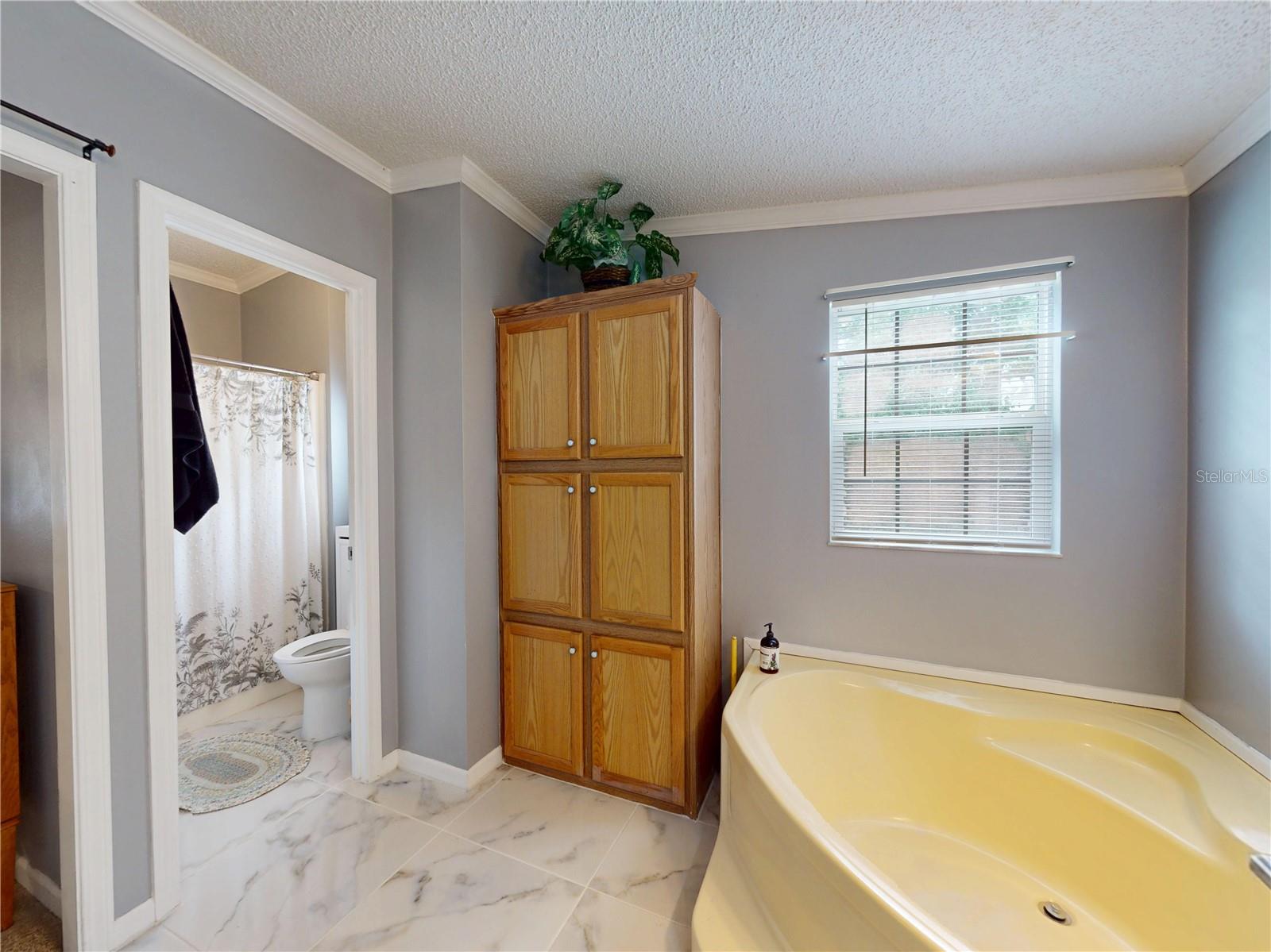 YOUNGBLOOD RONALD E & DONNA L - Residential