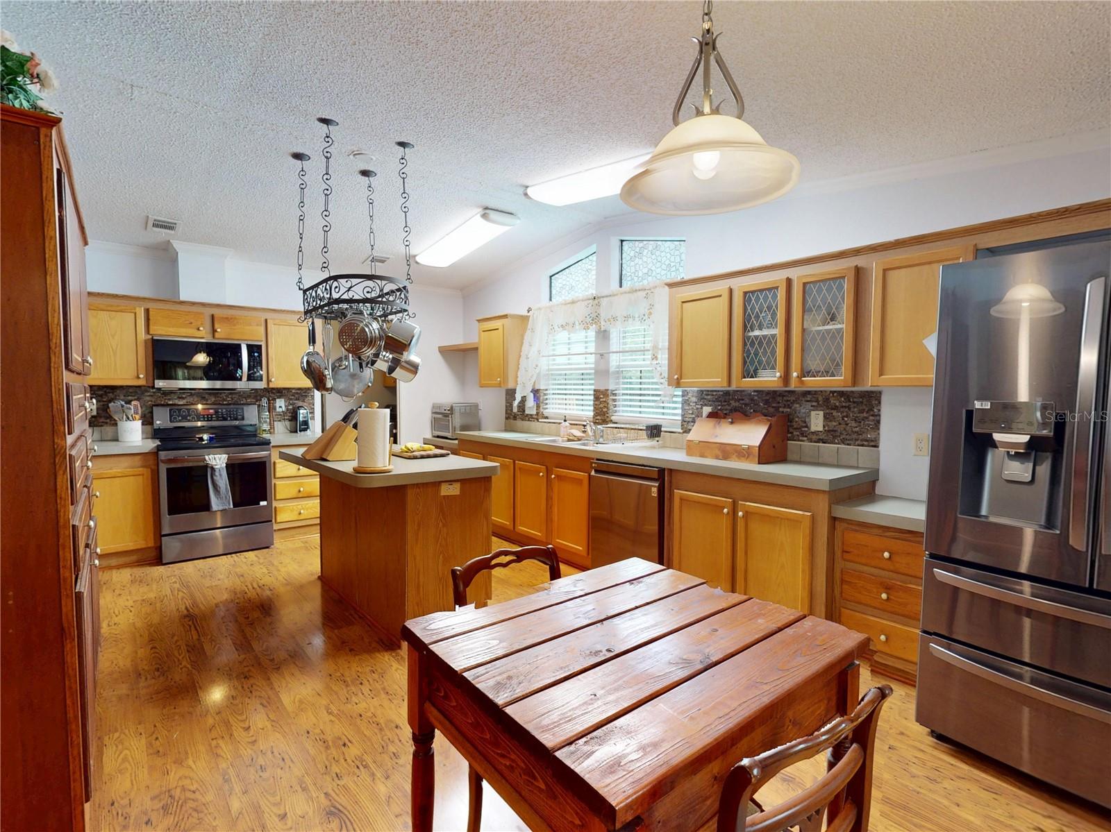 YOUNGBLOOD RONALD E & DONNA L - Residential