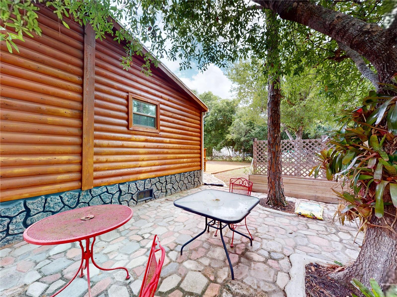 YOUNGBLOOD RONALD E & DONNA L - Residential