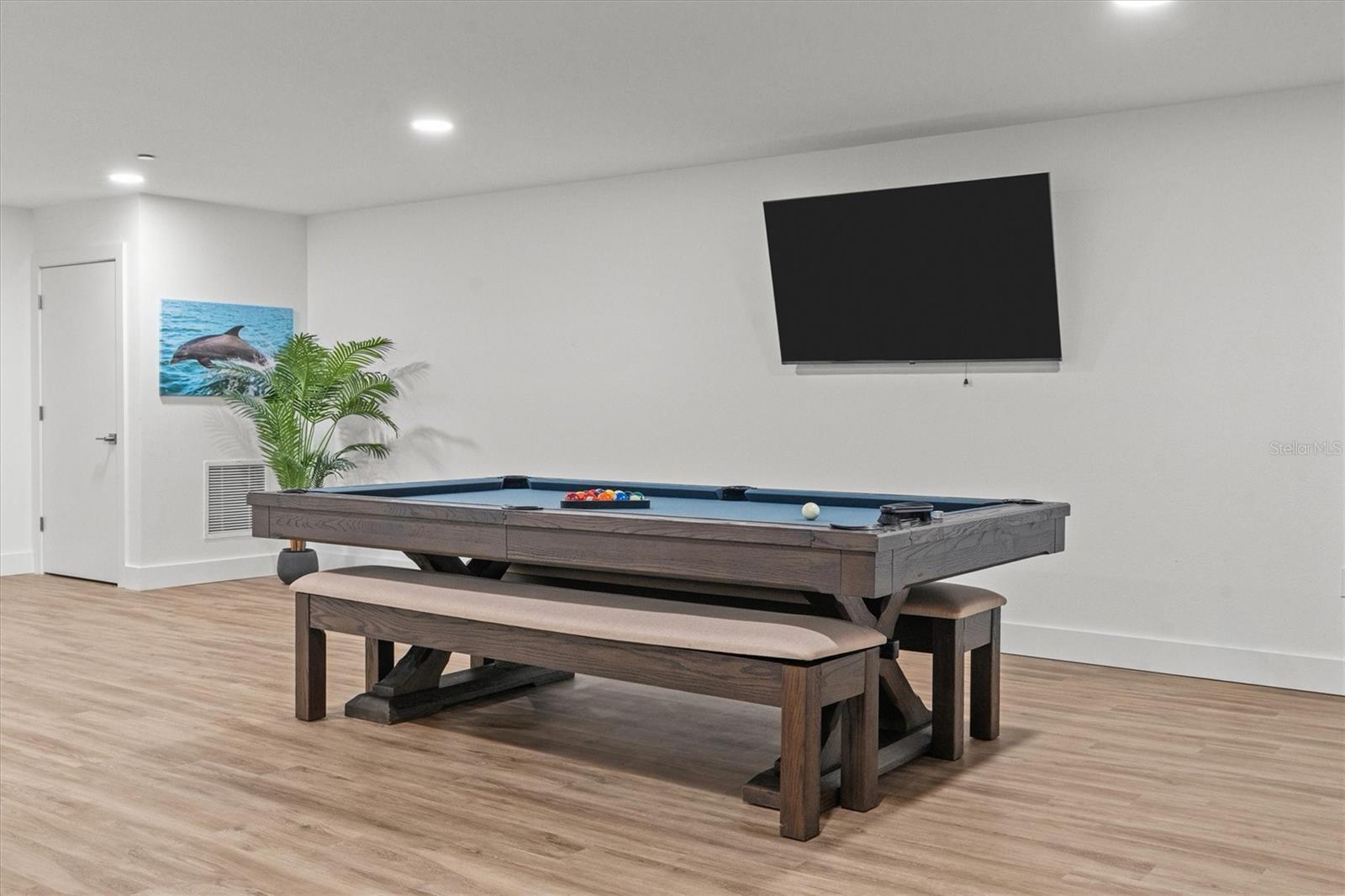 AZURE CONDO - Residential