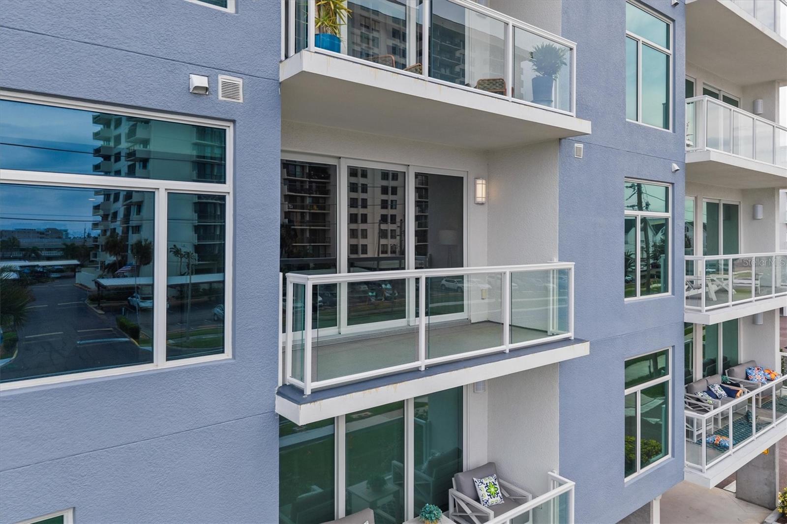 AZURE CONDO - Residential
