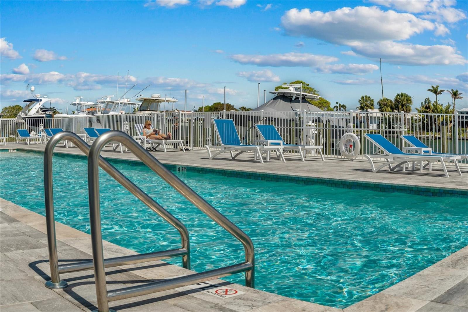 AZURE CONDO - Residential