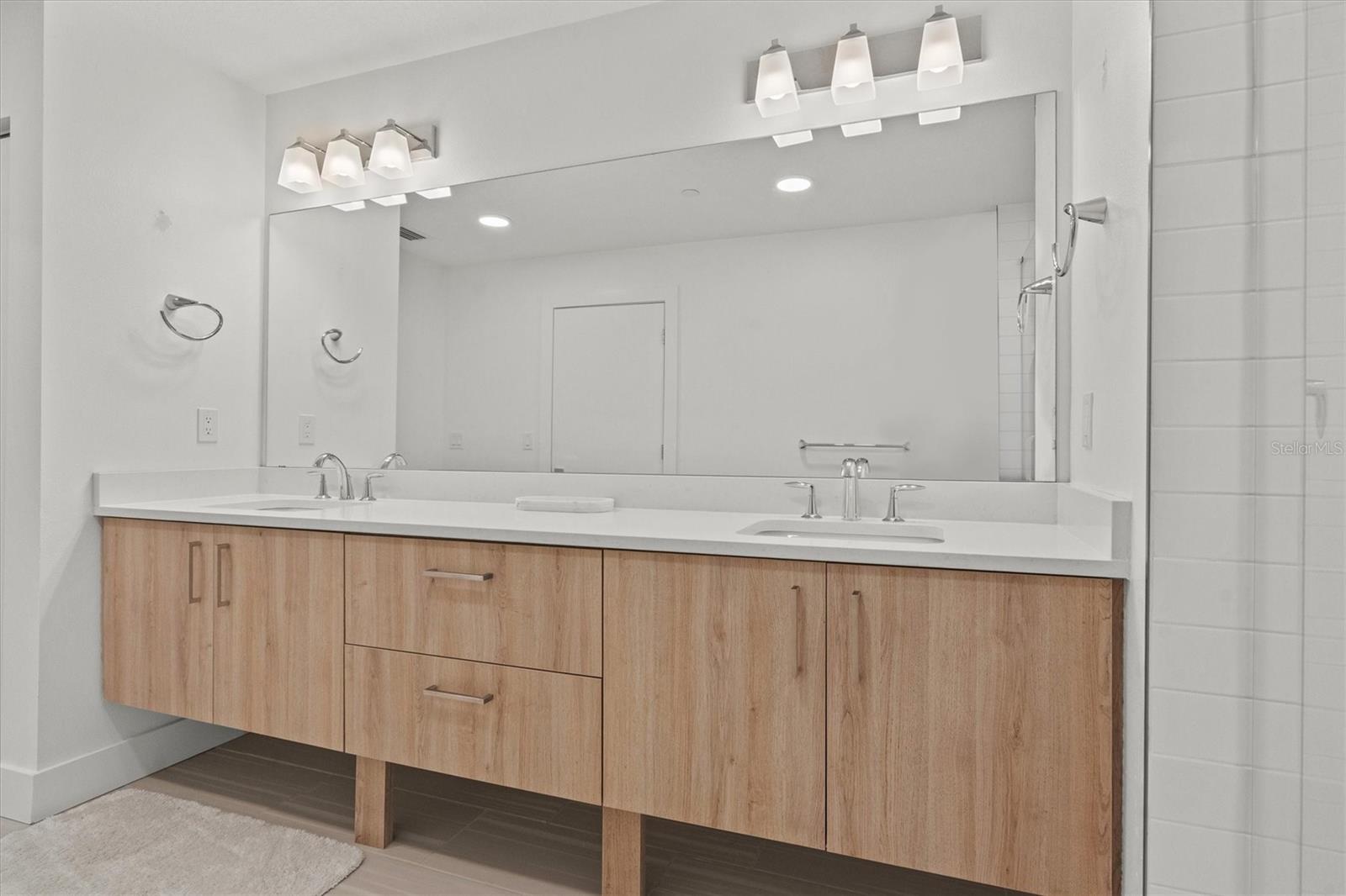 AZURE CONDO - Residential