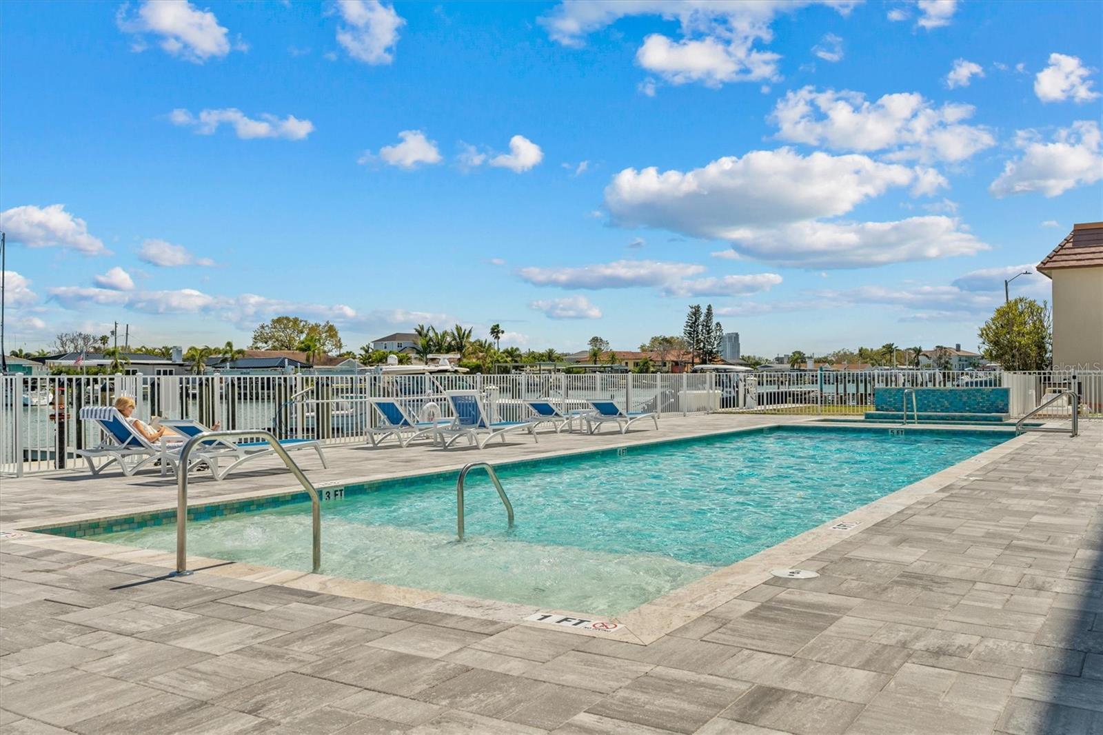 AZURE CONDO - Residential