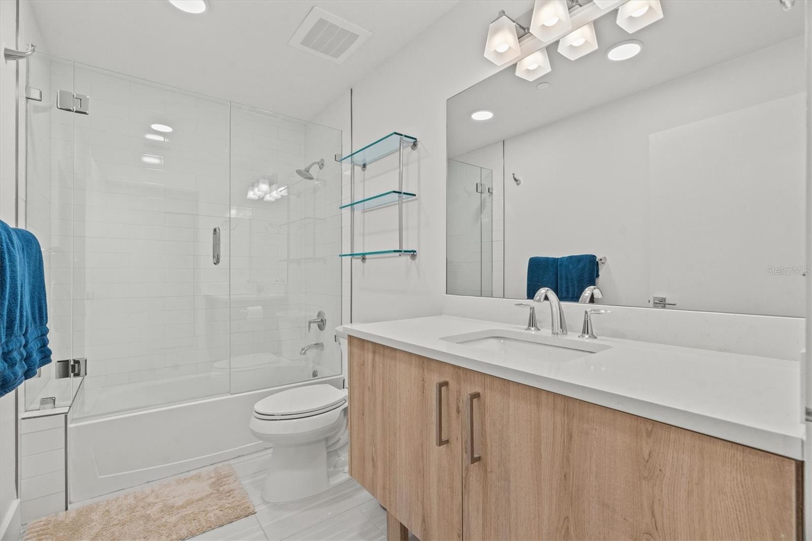 AZURE CONDO - Residential