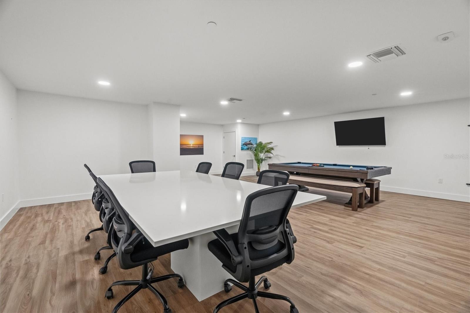AZURE CONDO - Residential