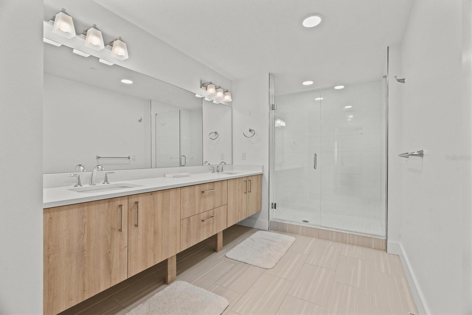 AZURE CONDO - Residential