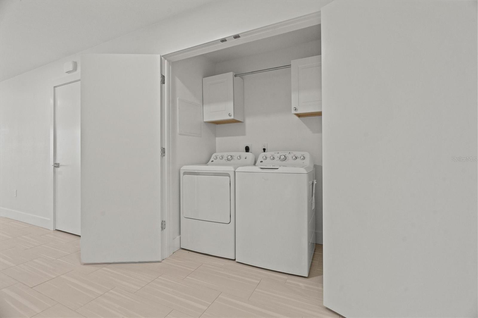 AZURE CONDO - Residential