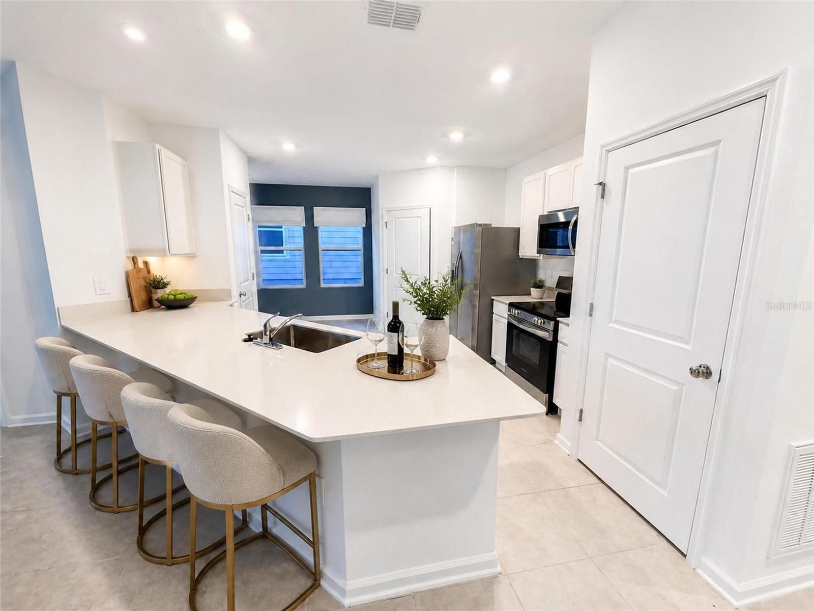 HIDDEN RIDGE AT ESTATES - Residential