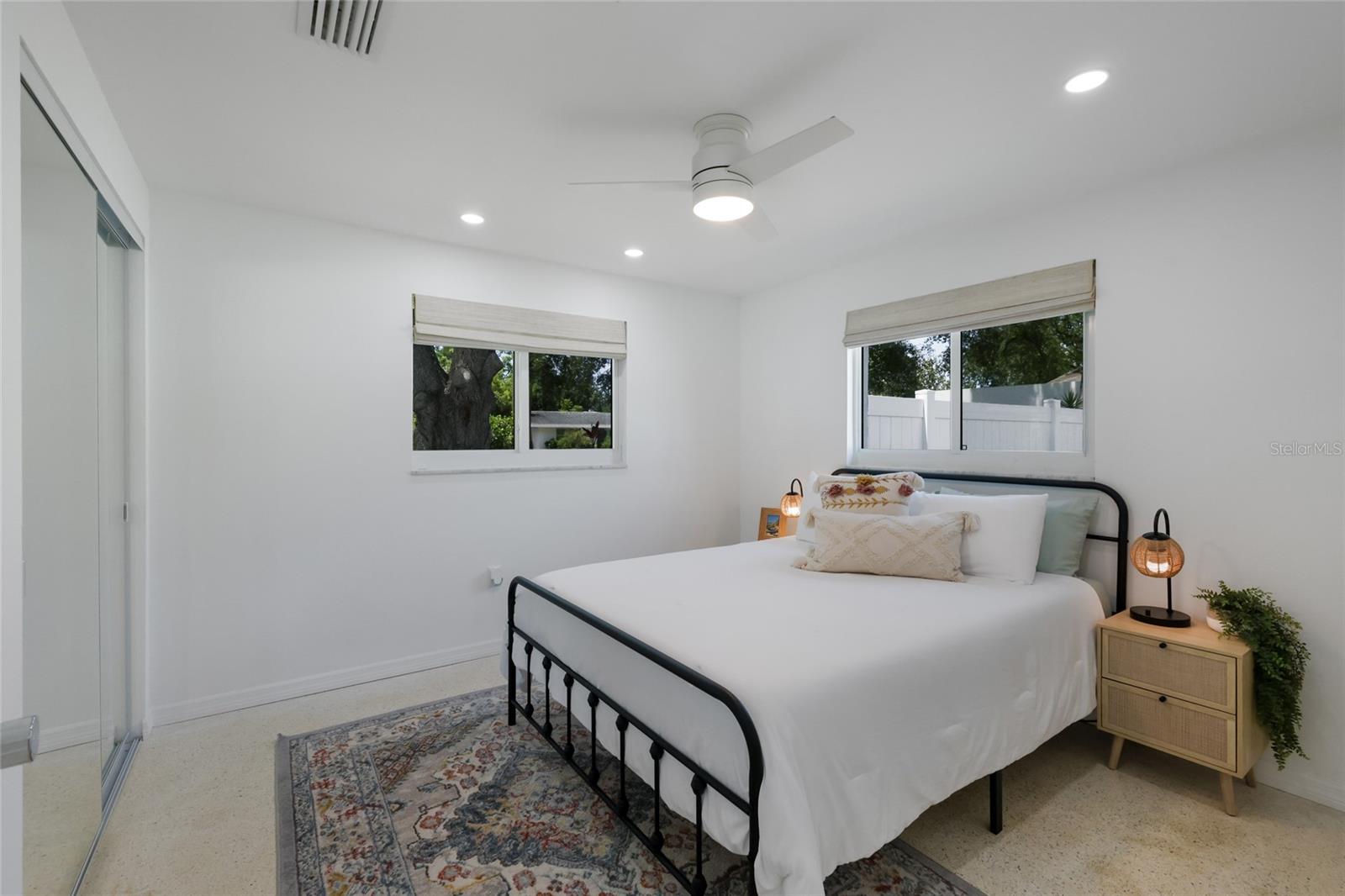 SOUTH GATE - Residential