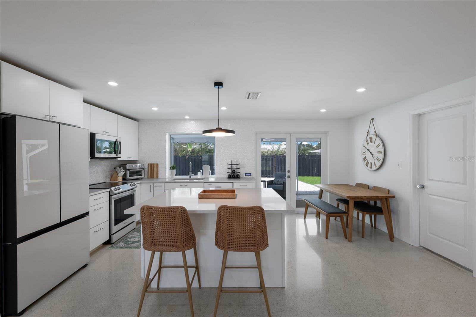 SOUTH GATE - Residential