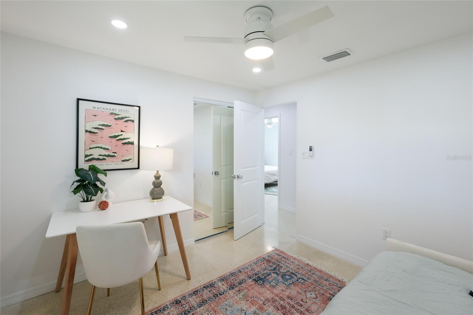 SOUTH GATE - Residential