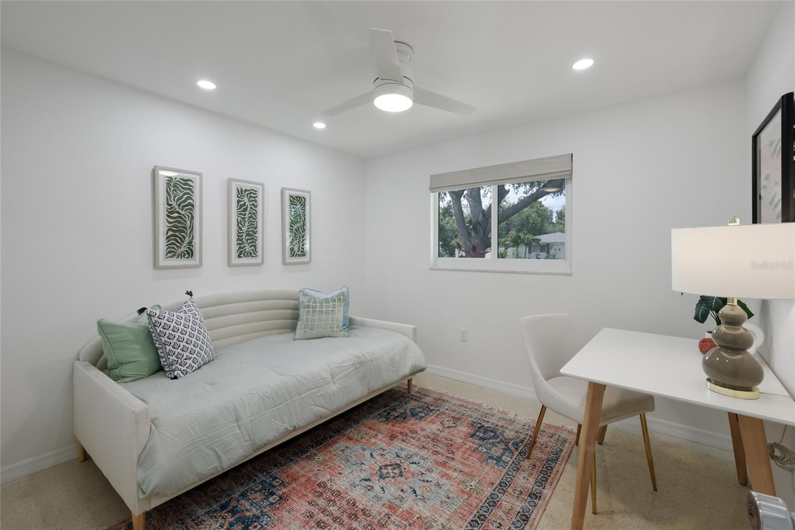SOUTH GATE - Residential