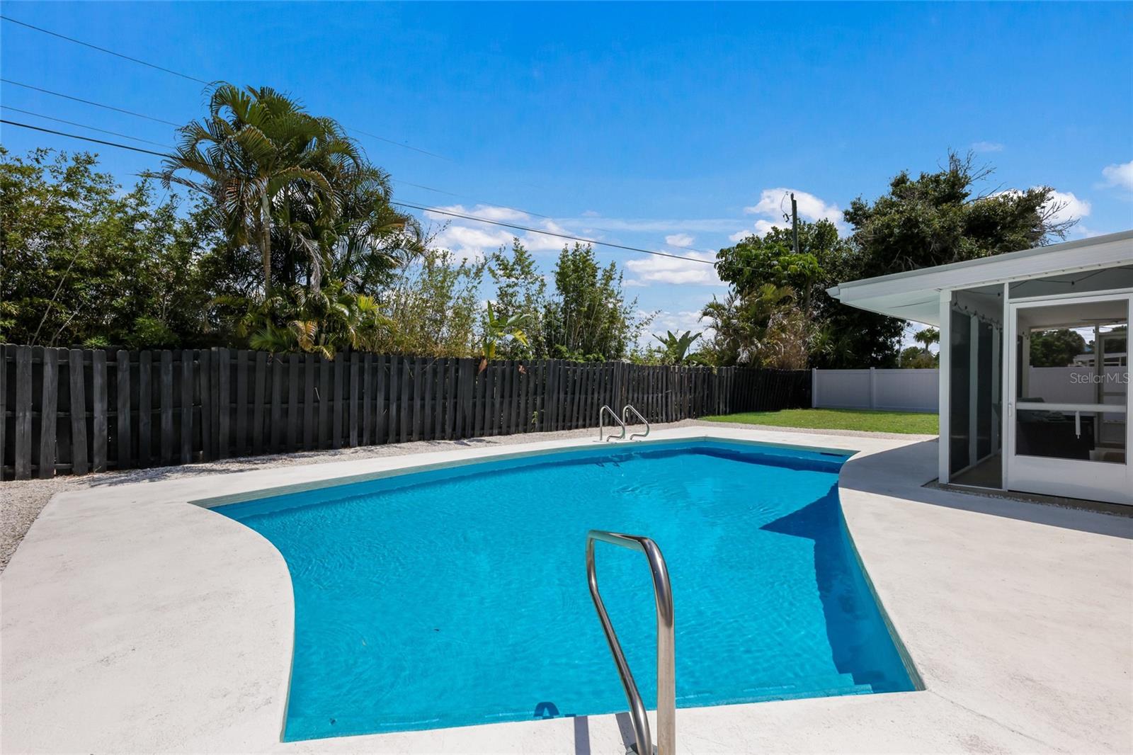 SOUTH GATE - Residential