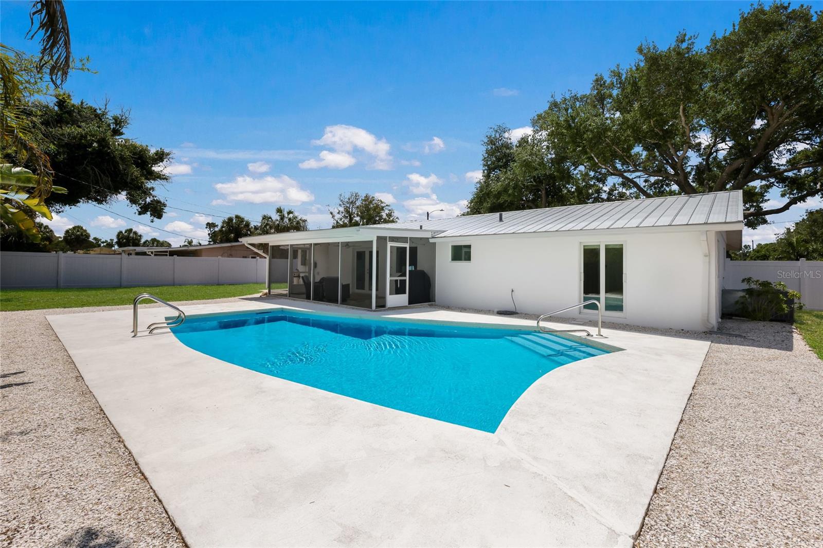 SOUTH GATE - Residential
