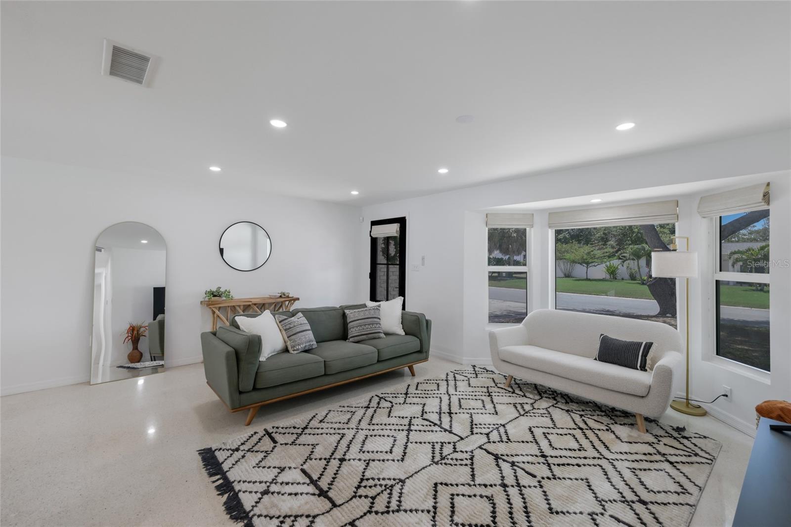 SOUTH GATE - Residential