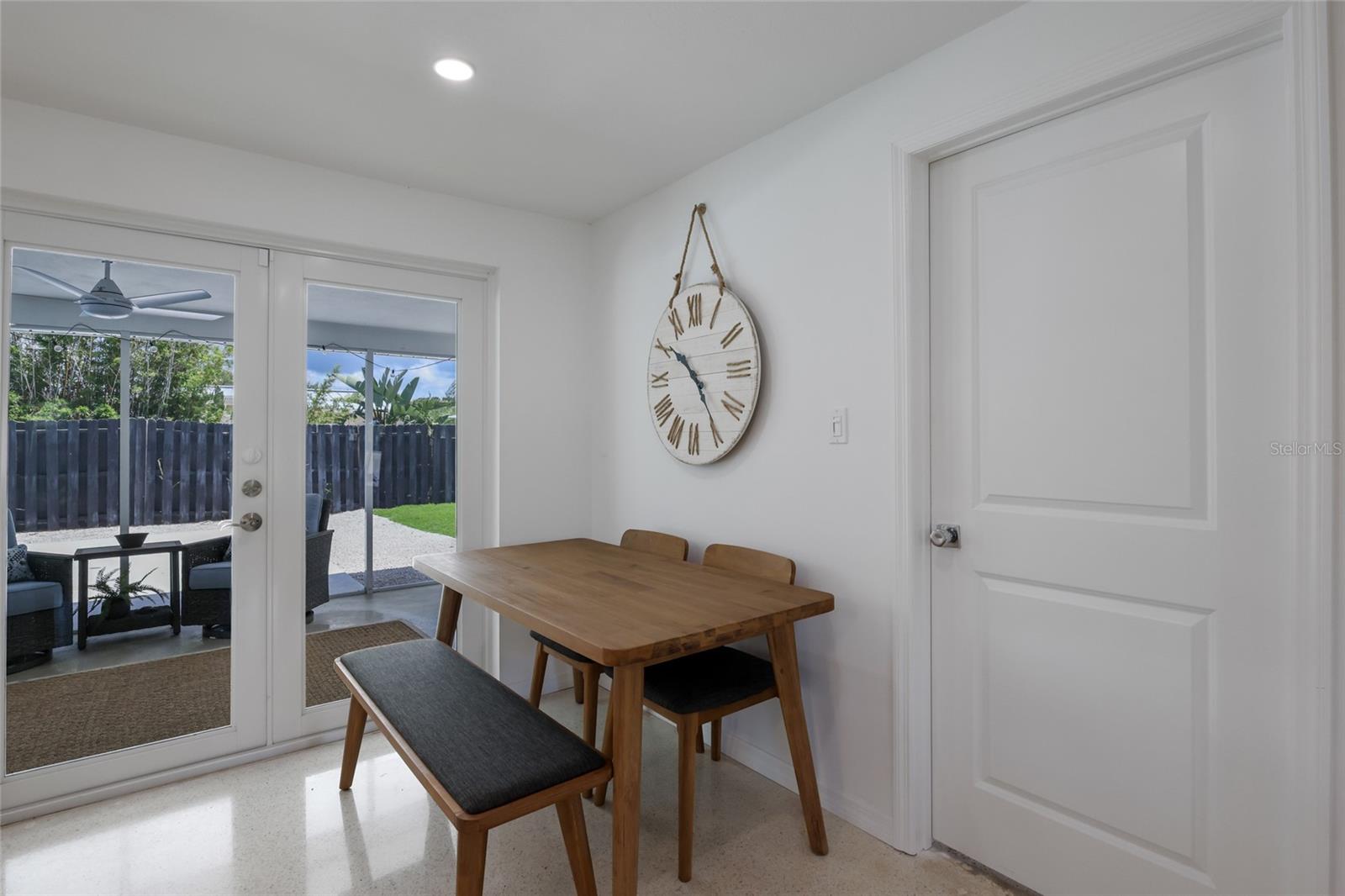SOUTH GATE - Residential