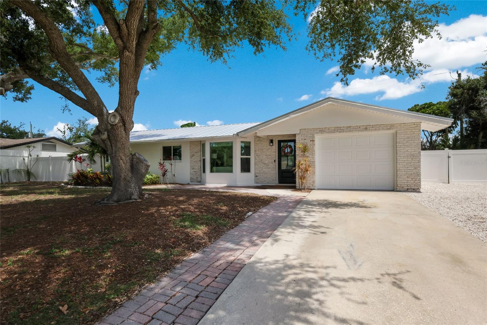 SOUTH GATE - Residential