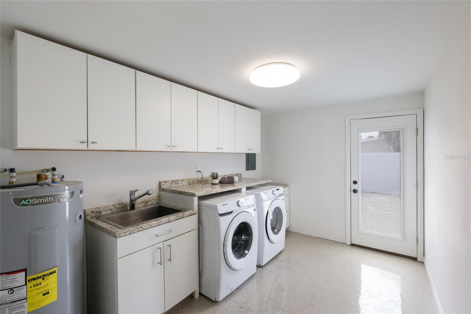 SOUTH GATE - Residential