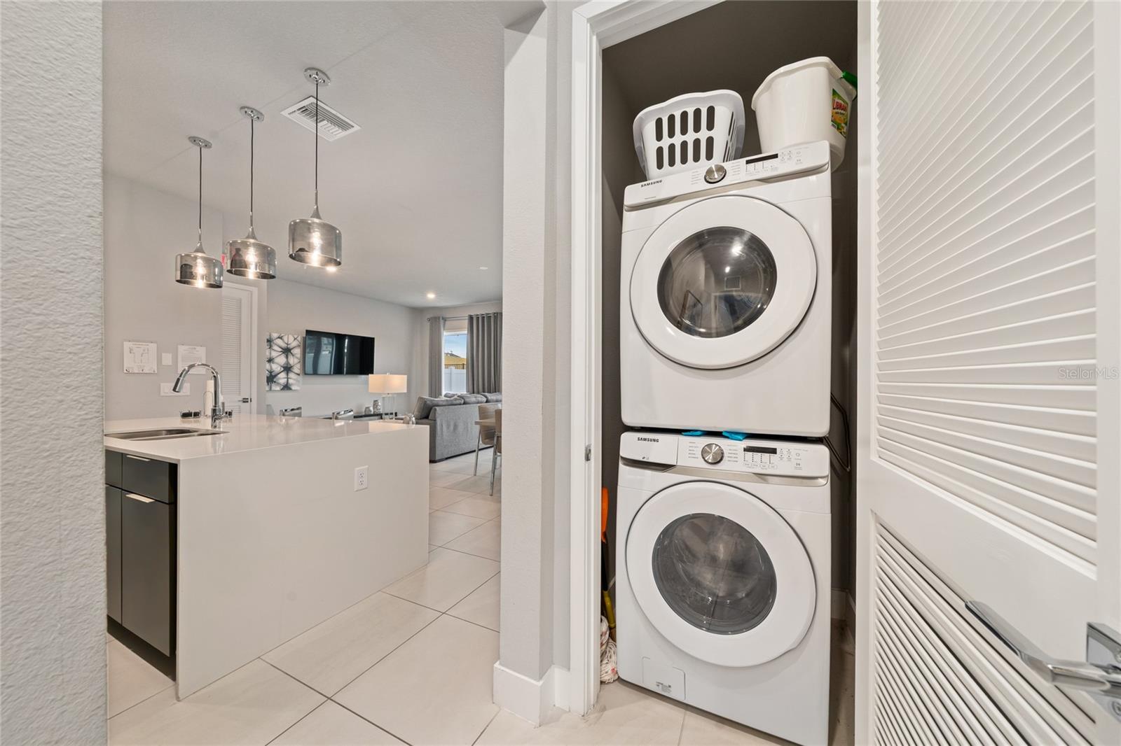 SPECTRUM AT REUNION CONDO PH 7A & 7B - Residential Lease