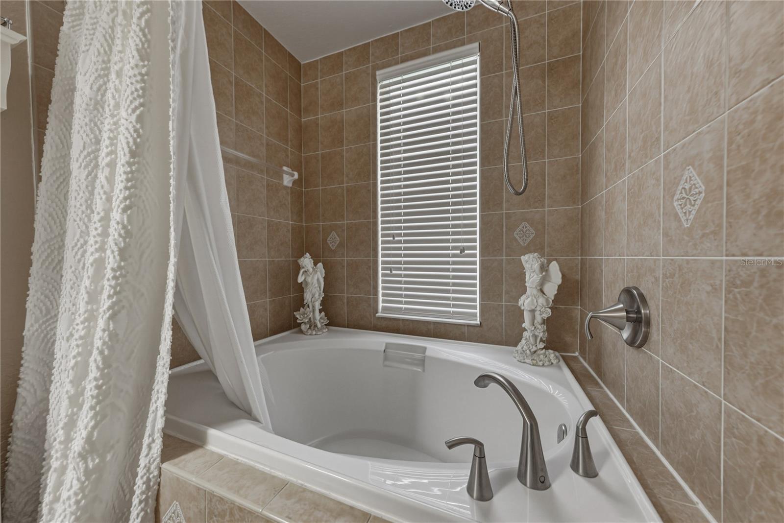 LAKE JOVITA GOLF & COUNTRY CLUB PH 01A - Residential