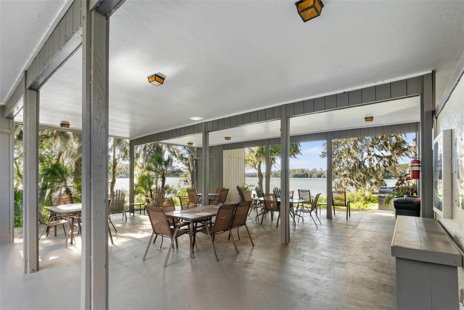 BIVENS LAKE ESTATE S - Residential