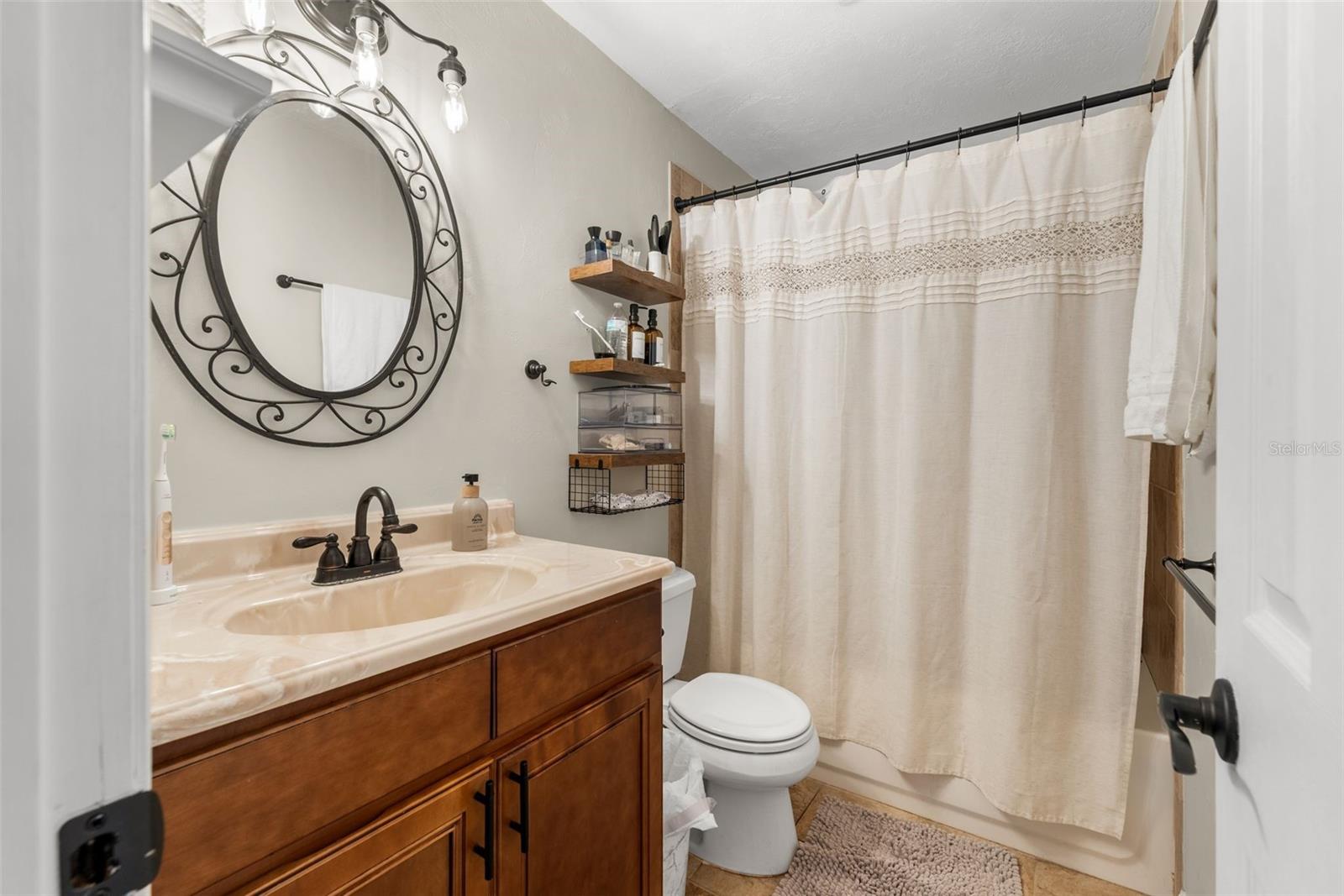 BIVENS LAKE ESTATE S - Residential