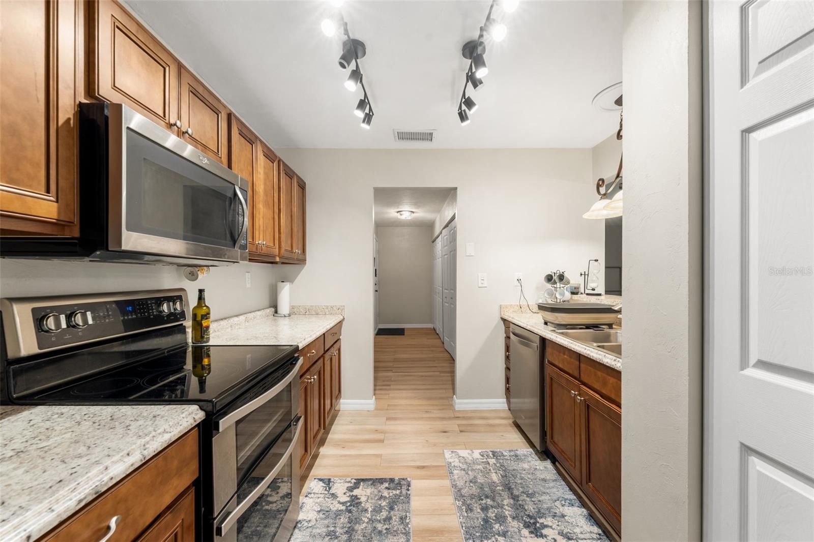 BIVENS LAKE ESTATE S - Residential