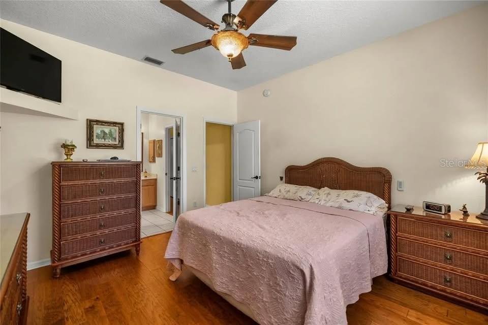 GREENWOOD ACRES 2ND ADD - Residential