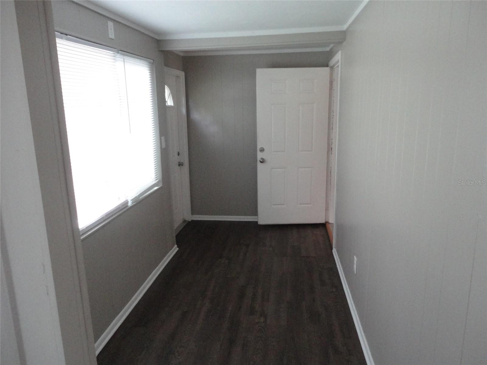 GOLF CLUB MANOR - Residential Lease