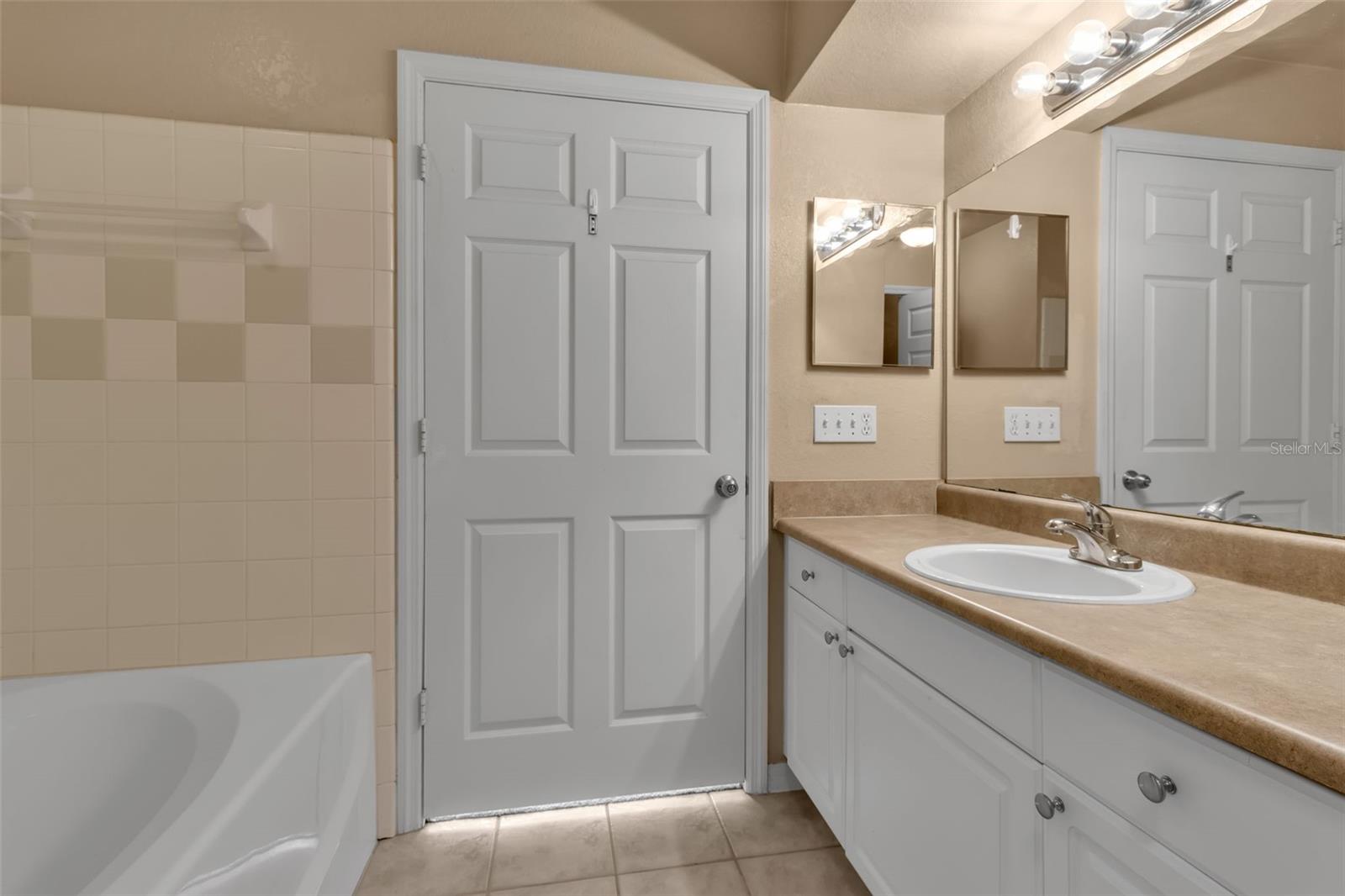 ADMIRALS WALK - Residential