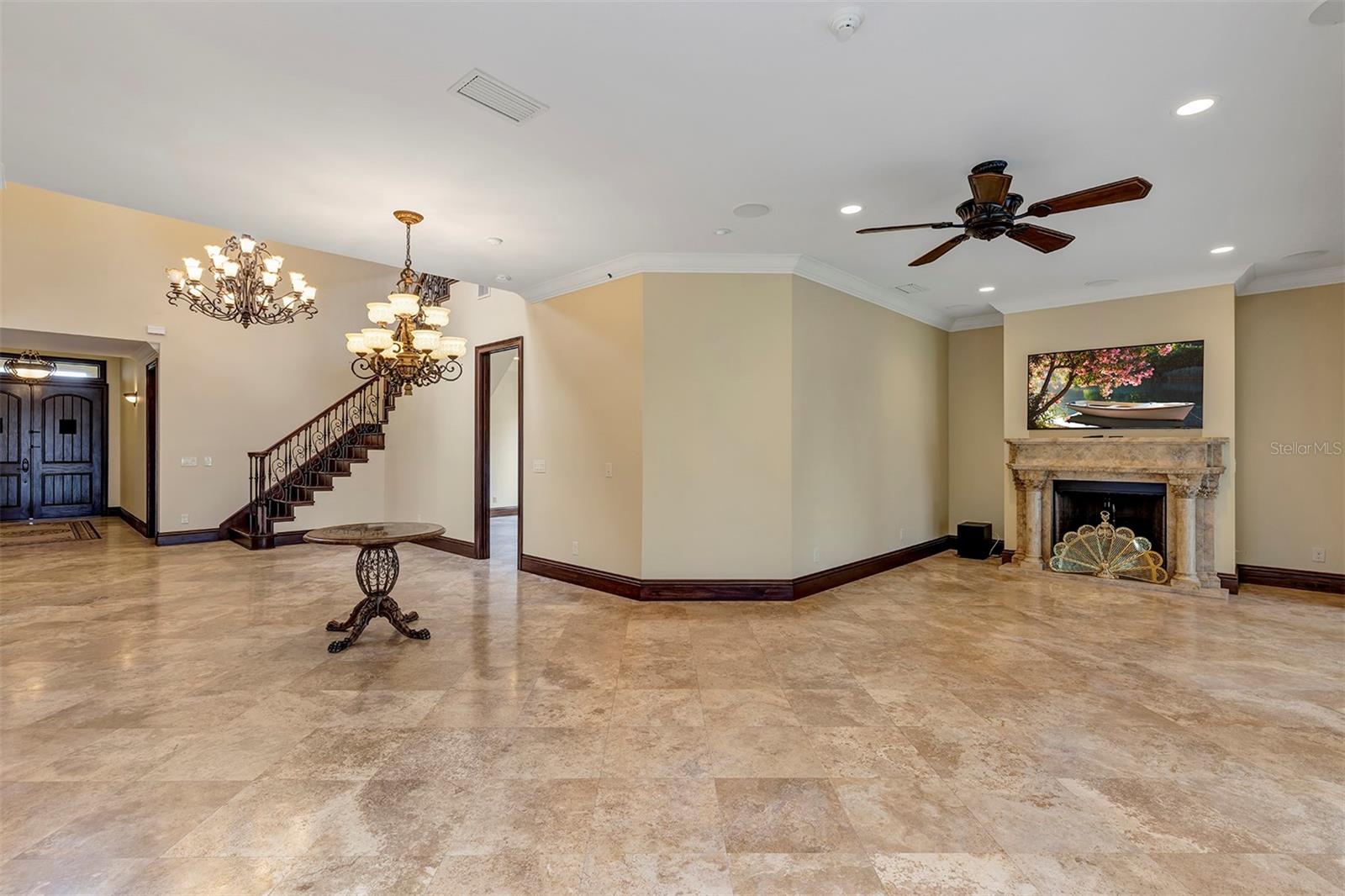 CYPRESS SHORES - Residential