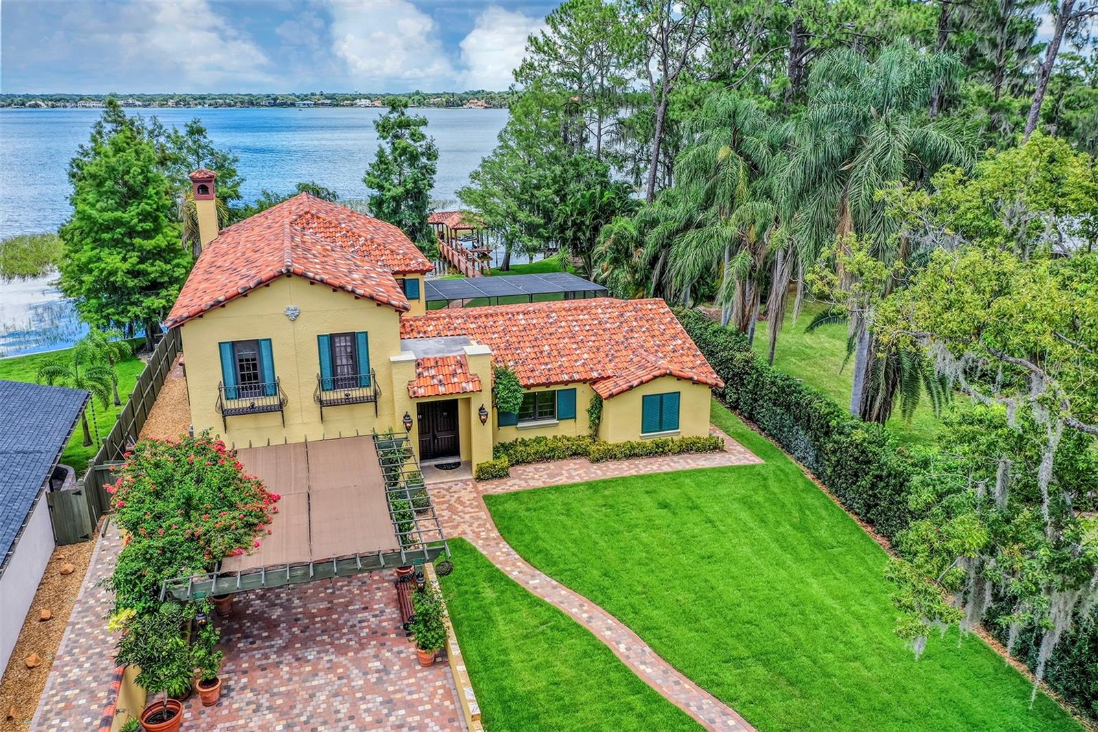 CYPRESS SHORES - Residential