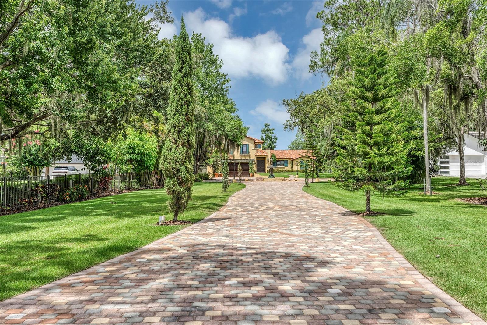 CYPRESS SHORES - Residential