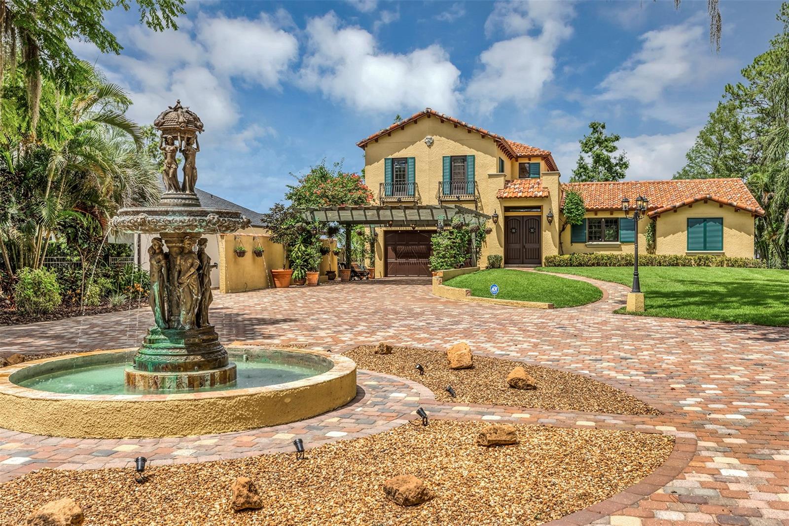 CYPRESS SHORES - Residential