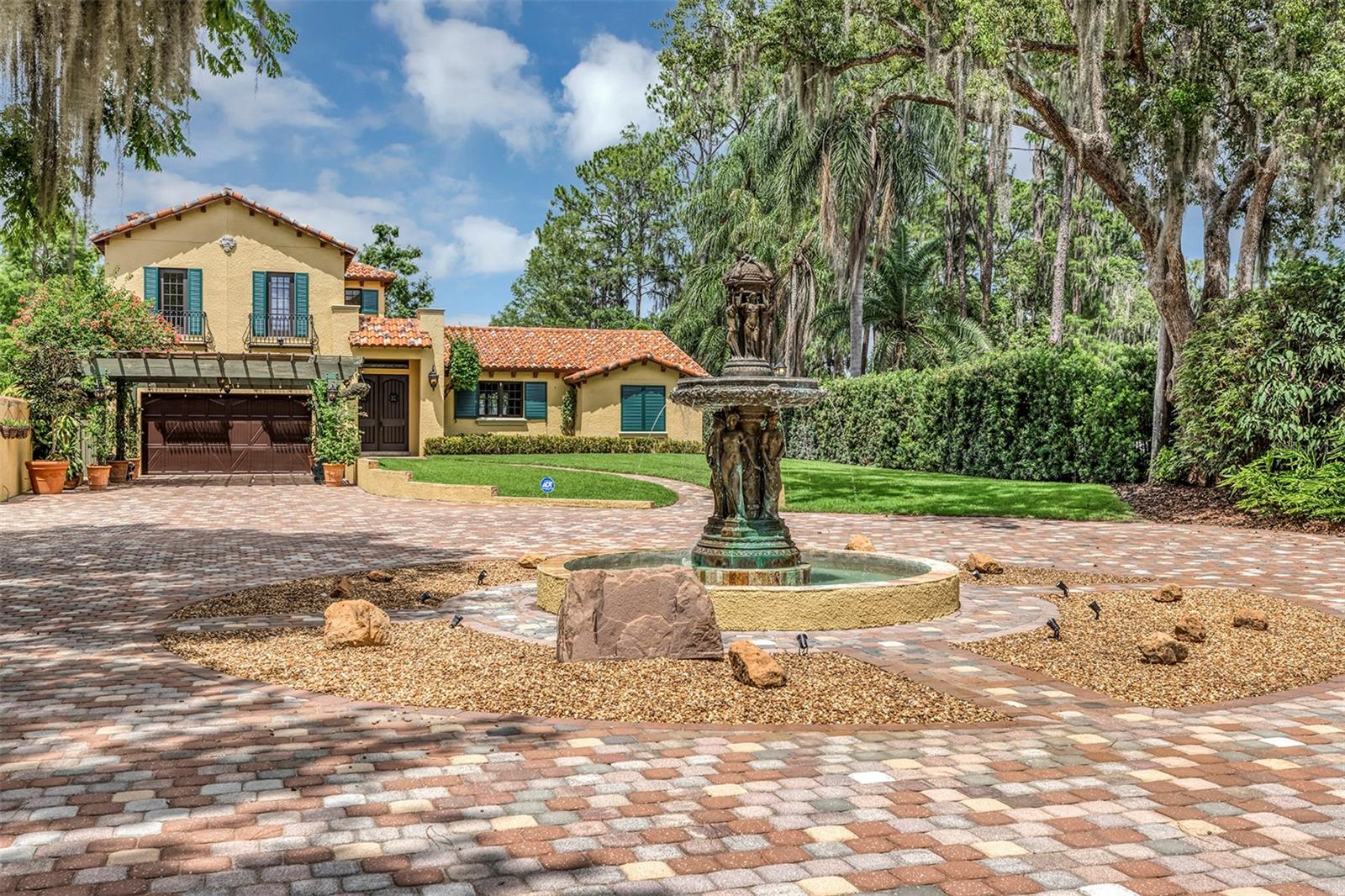 CYPRESS SHORES - Residential
