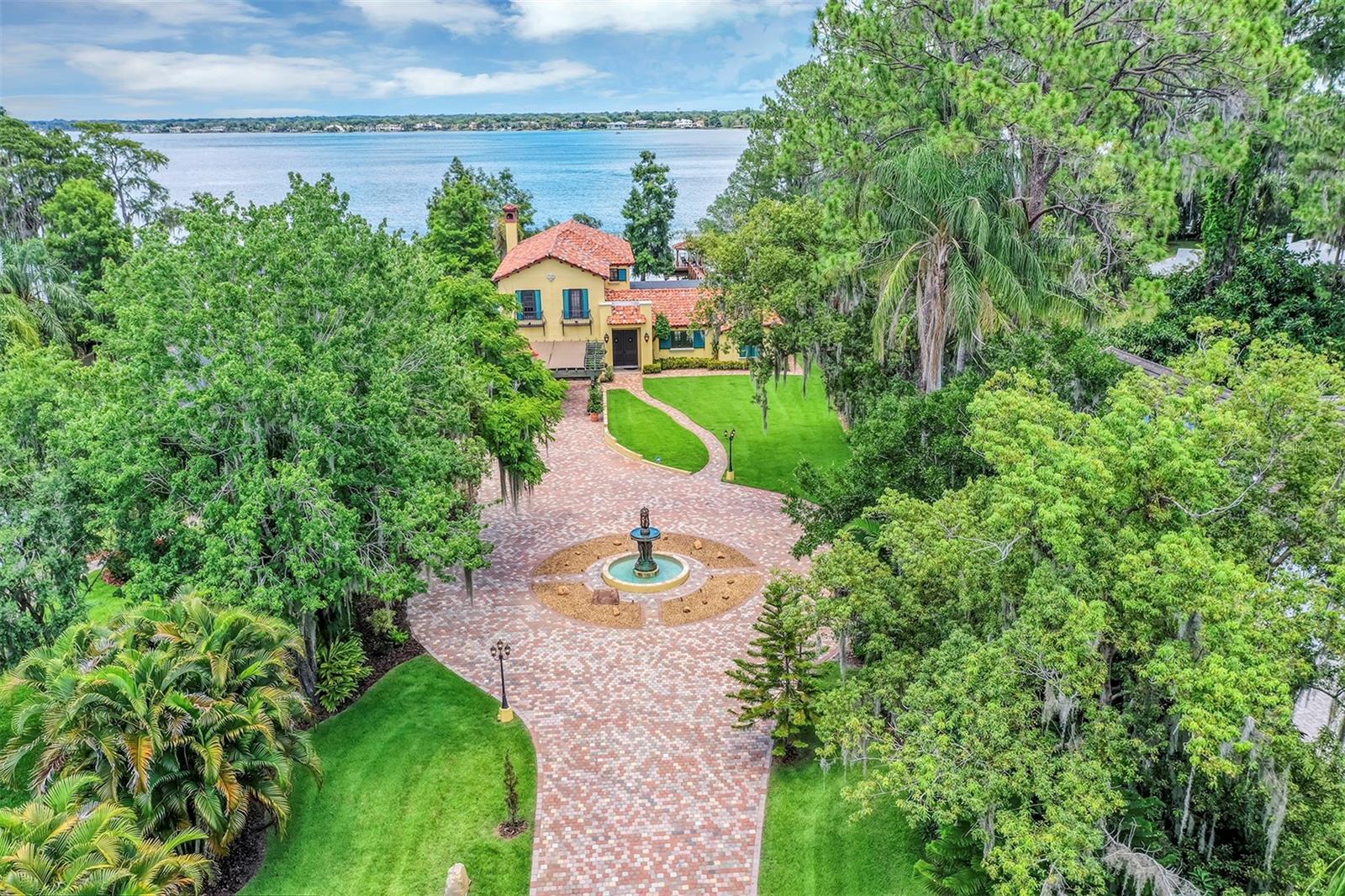 CYPRESS SHORES - Residential