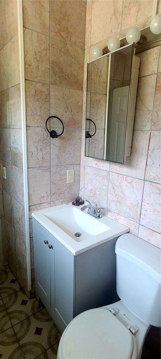 WESTSIDE MANOR SEC 01 - Residential Lease