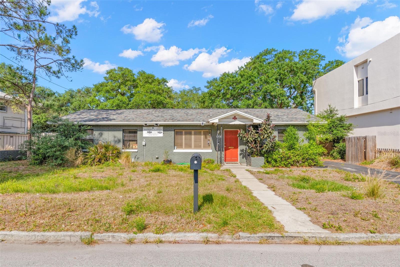 OAKFORD - Commercial Sale