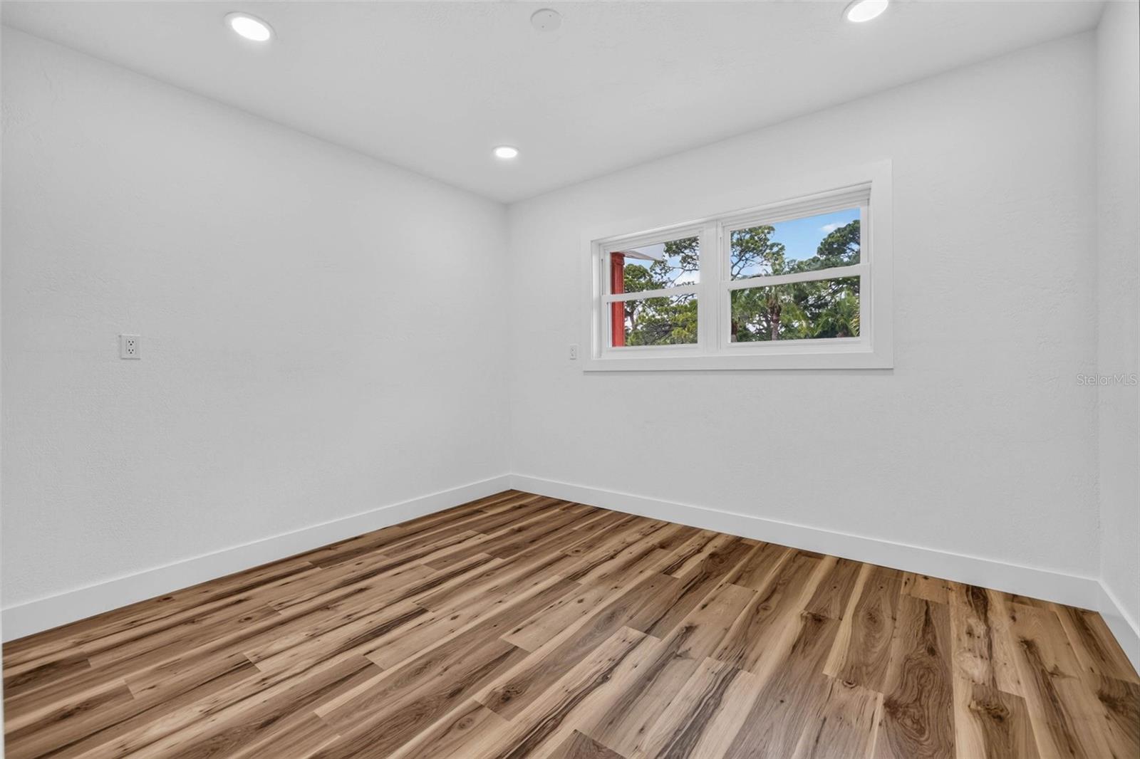 SHORE ACRES BUTTERFLY LAKE REP - Residential