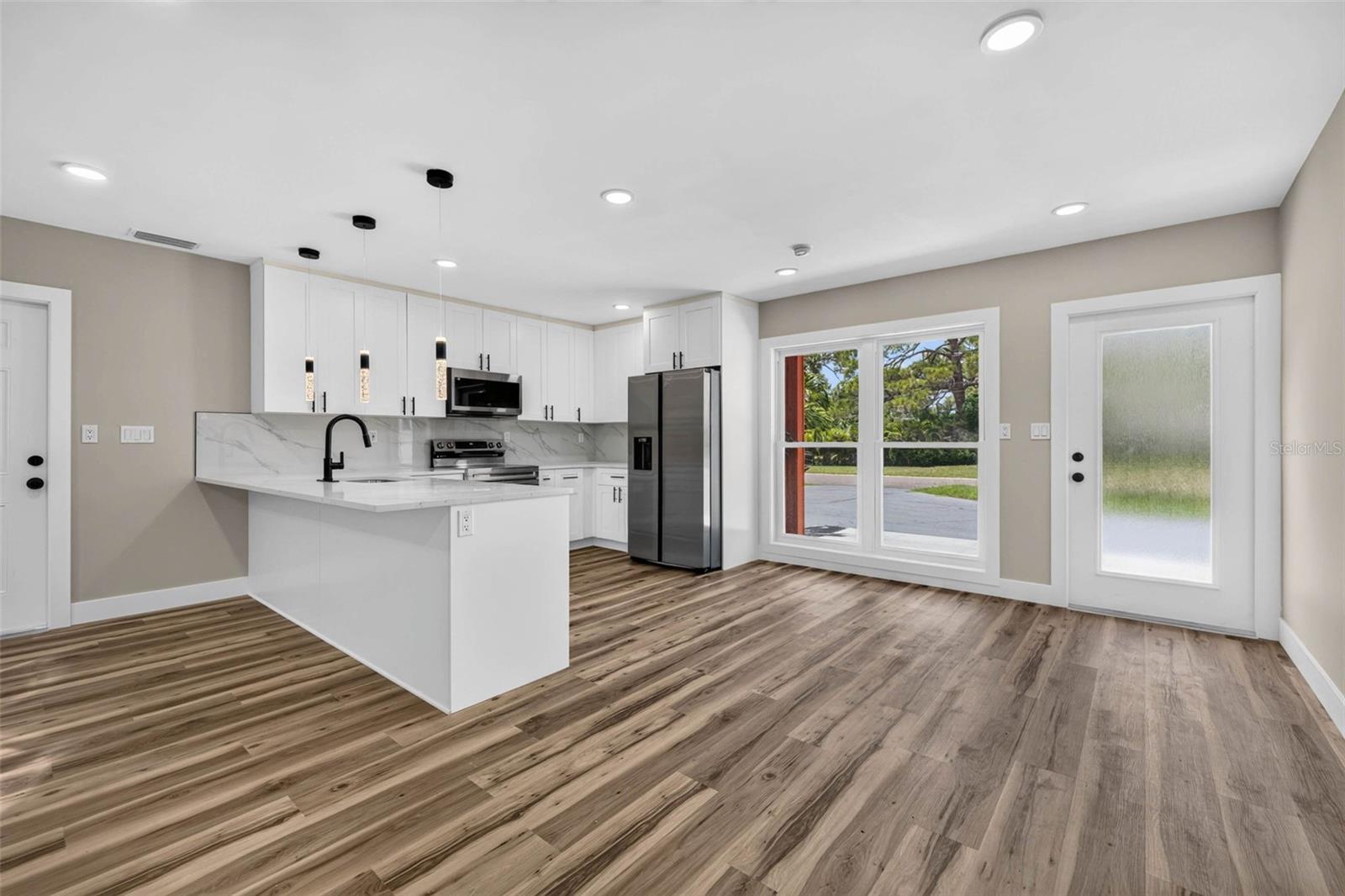 SHORE ACRES BUTTERFLY LAKE REP - Residential