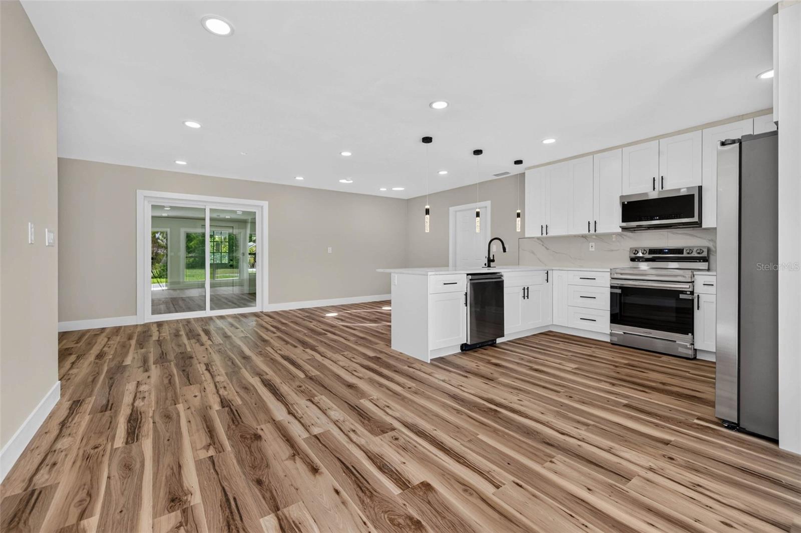 SHORE ACRES BUTTERFLY LAKE REP - Residential