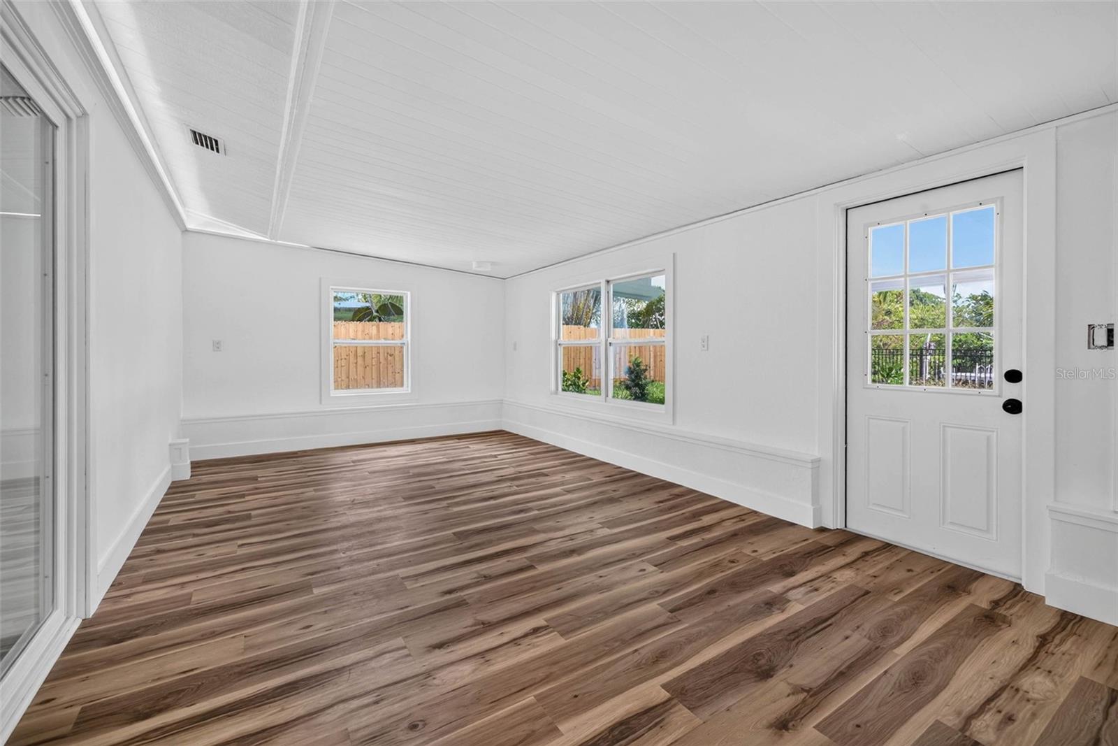 SHORE ACRES BUTTERFLY LAKE REP - Residential