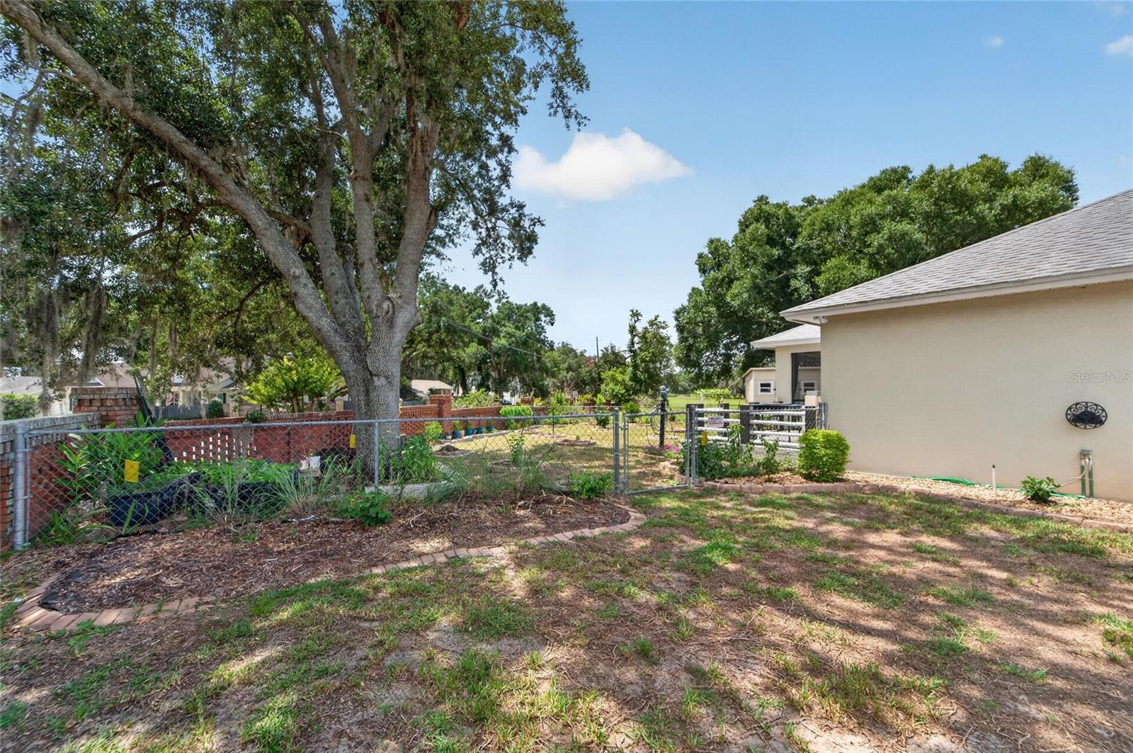 WELLINGTON GREEN - Residential